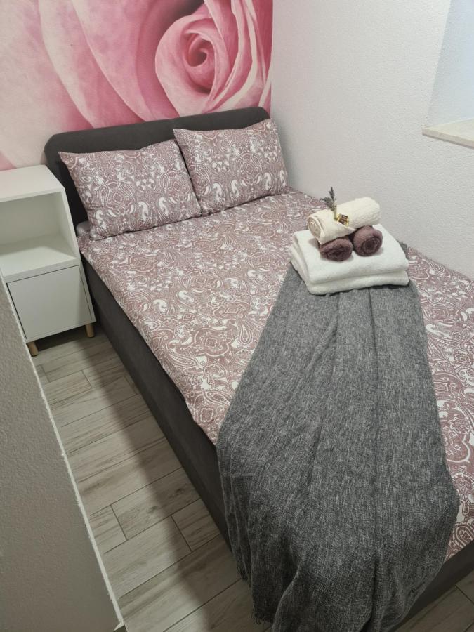 Apartments Rose1 Cres Luaran gambar