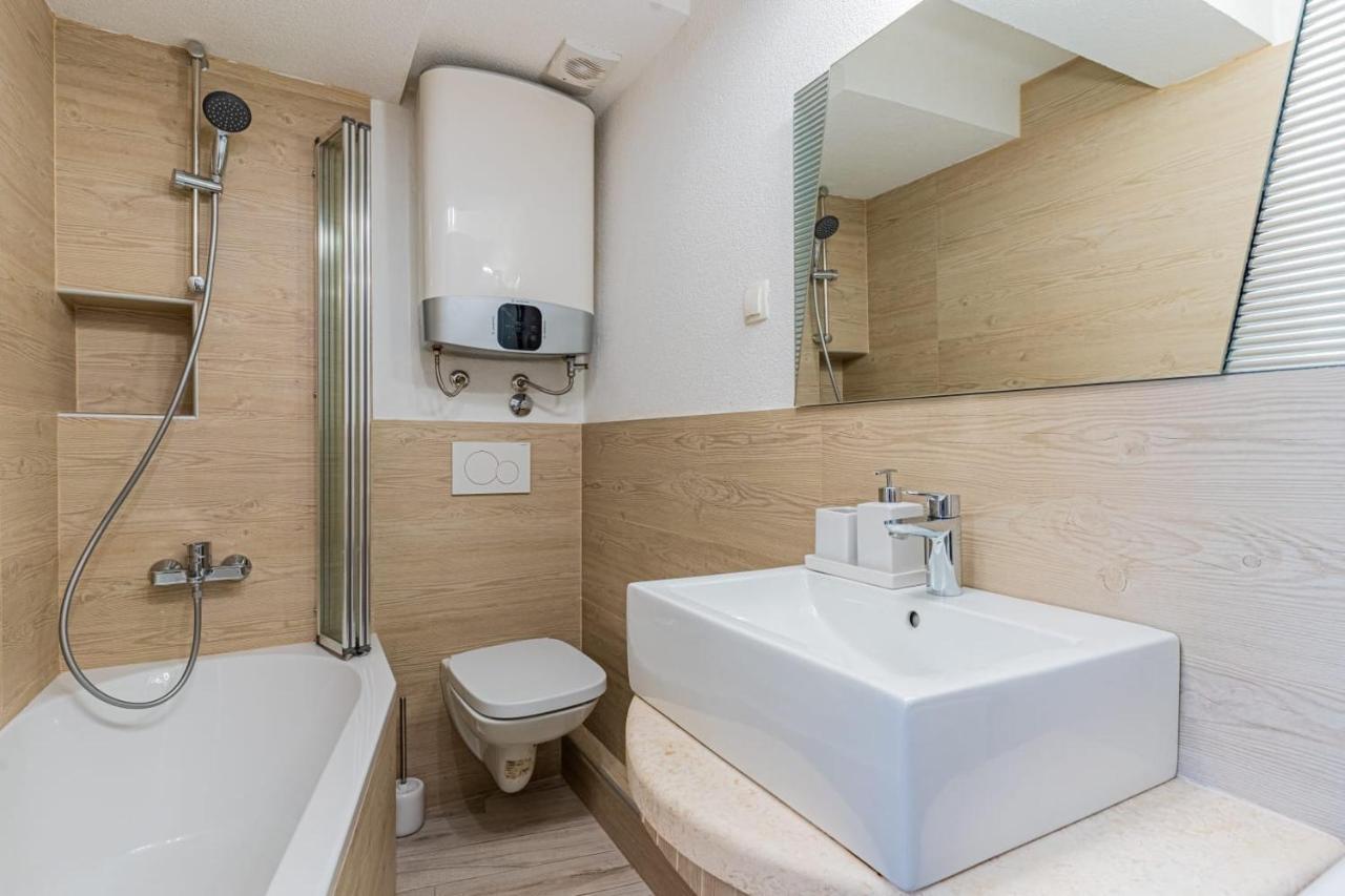 Apartments Rose1 Cres Luaran gambar