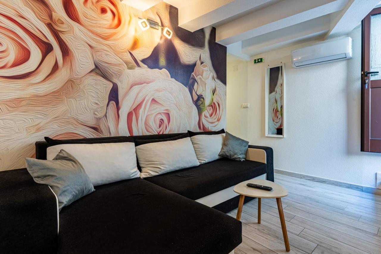 Apartments Rose1 Cres Luaran gambar